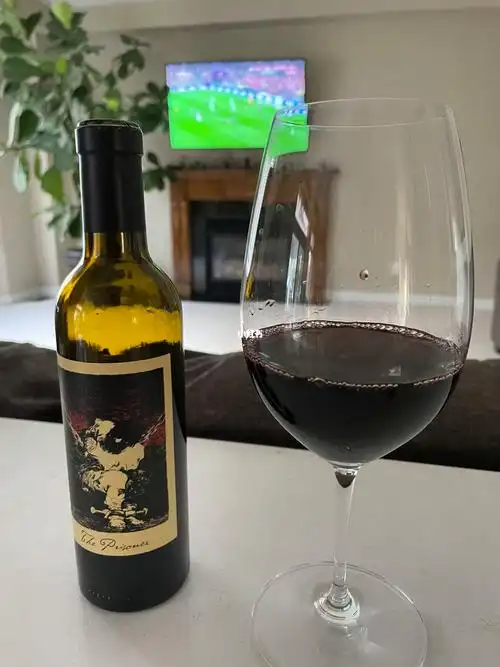 刺激需要一杯酒