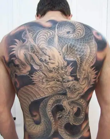 图库 满背帅气的龙纹身图案 扫描到手机 内容简介 满背帅气的龙纹身