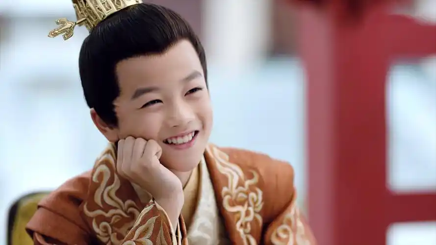 李沁秦昊新剧《南歌》杀青,男二号年仅13岁,曾饰少年张无忌_芦展翔