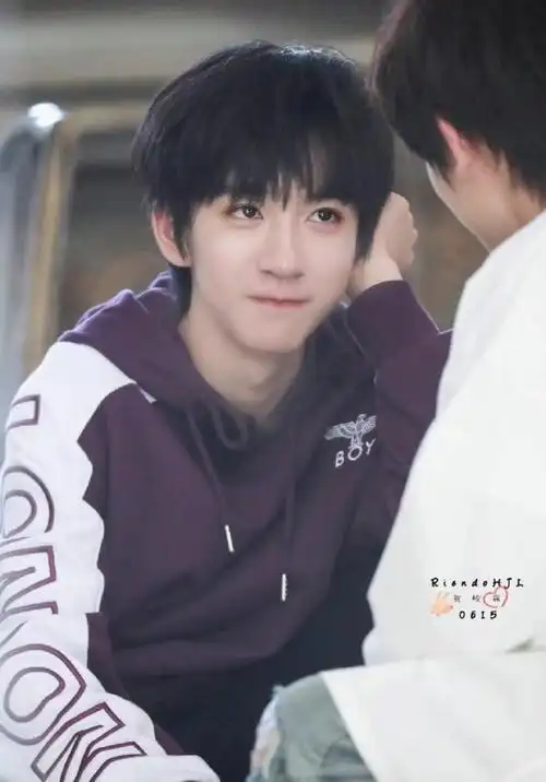 关于各大学校句句不提贺峻霖 句句都是贺峻霖这件事!