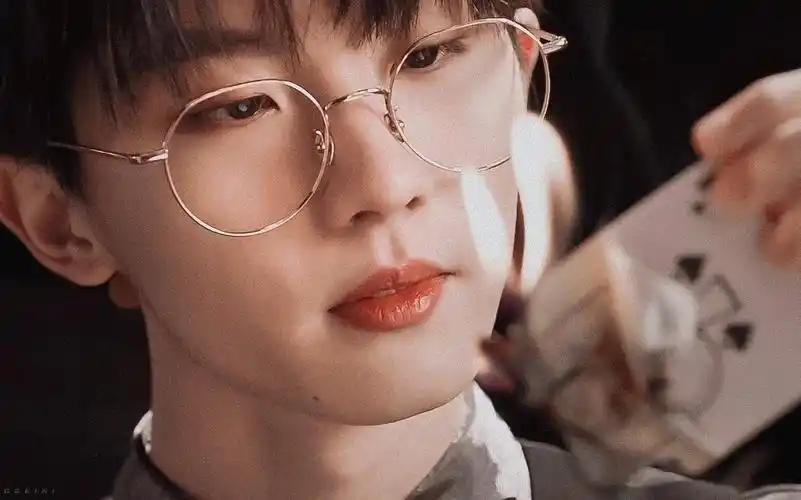 欲向‖ lying together