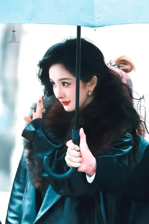 杨幂##杨幂总裁出街##杨幂工作室的审美