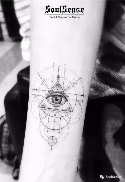 soulsense 纹身 | "上帝之眼",一颗万丈光芒所环绕的眼睛