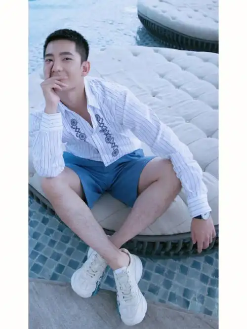 杨洋的小腿线条太好看