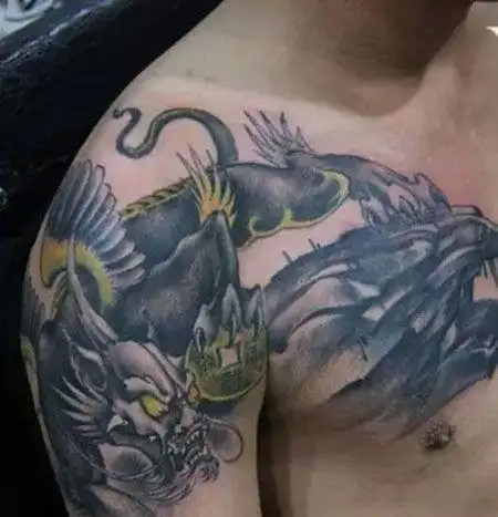 半甲穷奇纹身图案"