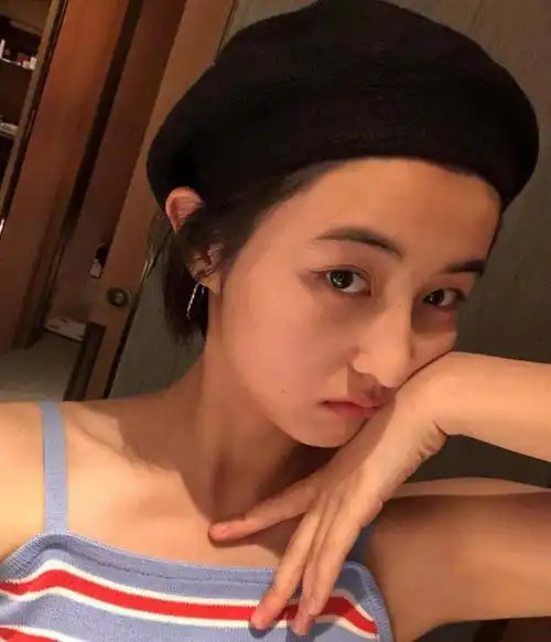 张子枫分享最新自拍,毫无畏惧怼脸拍,皮肤状态不像是少女|童星|素颜