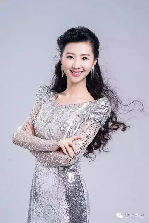 李芮中国音乐学院硕士进修生,深圳市宝安区妇幼保健院医务工作者杨乐