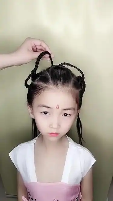 小女孩穿汉服这样扎太美了唯美的古风发型人见人爱