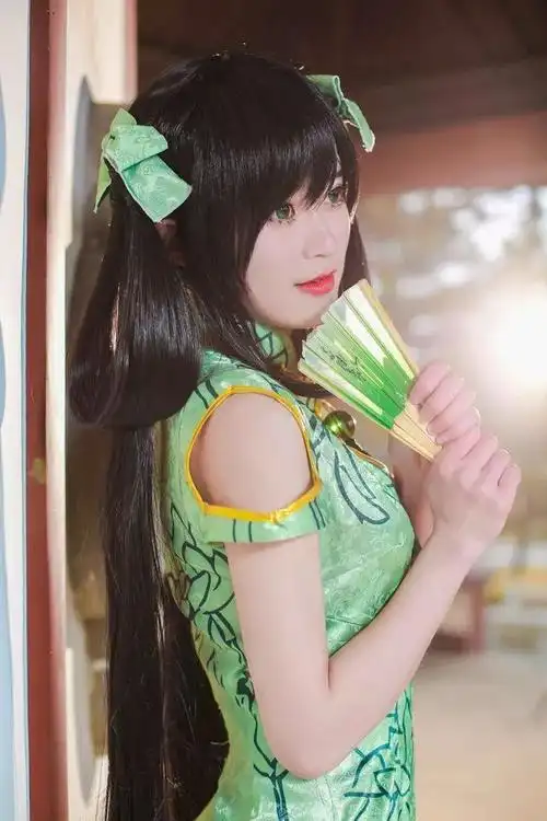 cos王者荣耀孙尚香来袭草绿色旗袍和黑丝