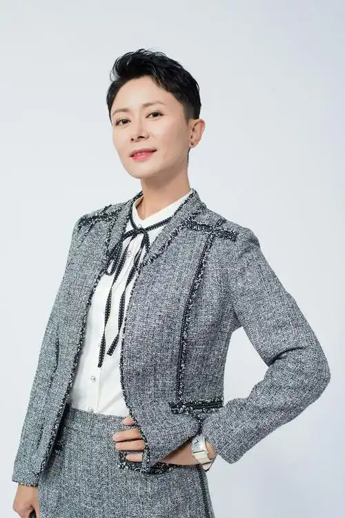 张恒《温暖的弦》将播 "金牌hr"上线气场全开