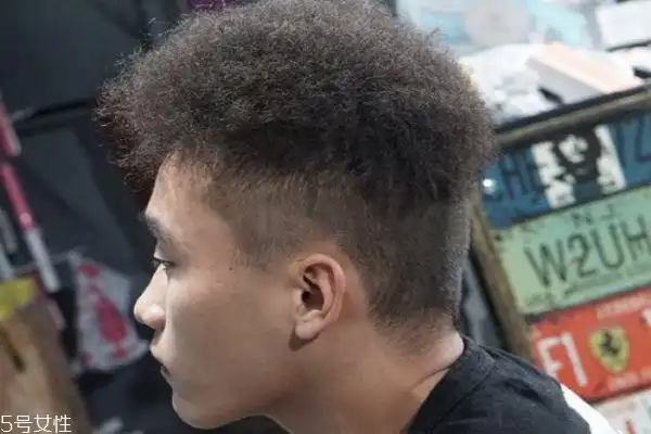 黑人烫适合什么脸型黑人烫发型图片