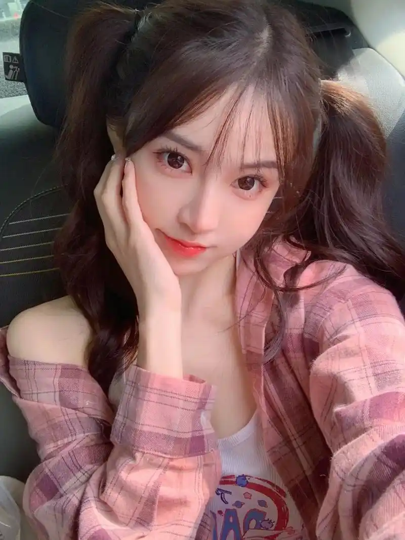 马尾辫小姐姐的自拍,太可爱漂亮了吧!