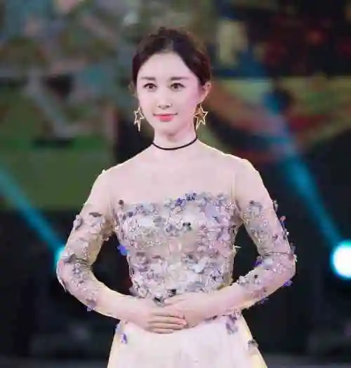 舒畅机场生图照米色复古雪纺长裙温柔清新爱马仕的绿包抢眼