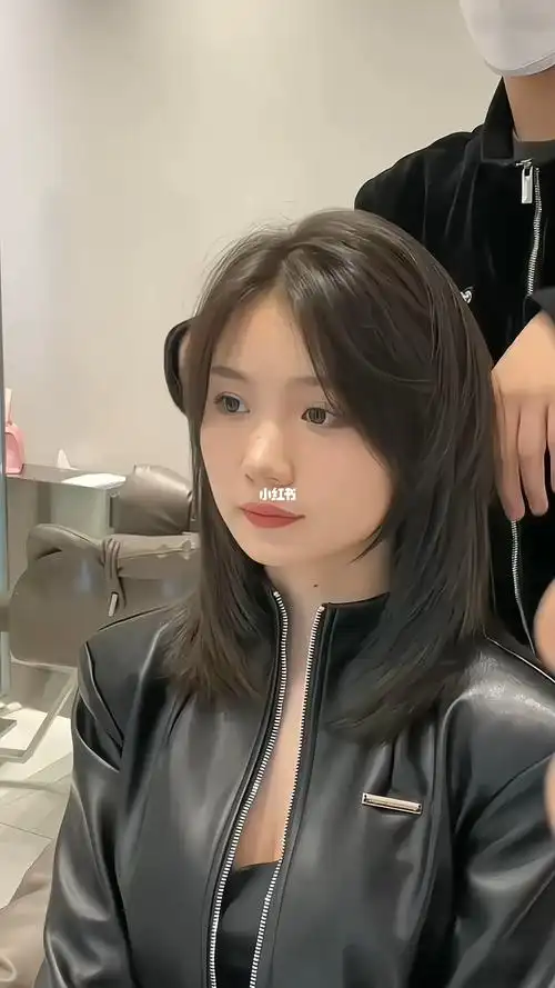 23年冬季必火的层次感锁骨发适合方圆脸