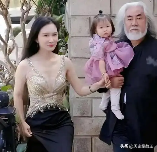 72岁张纪中喜提四胎曾被前妻告上法庭败诉如今他才是人生赢家