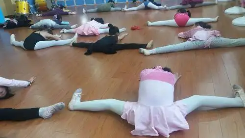 看我们的一字马,你会吗?不服来战