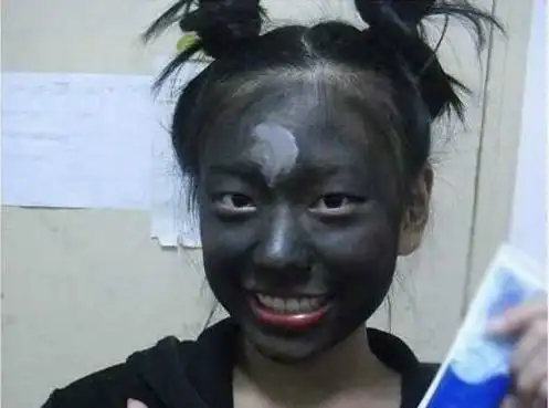 妹子你不能喝就别喝现在睡成这样我怎么解释他们才能相信呢