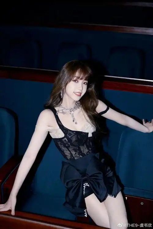 虞书欣2w买的露奶装咋这么多人抢着要穿啊