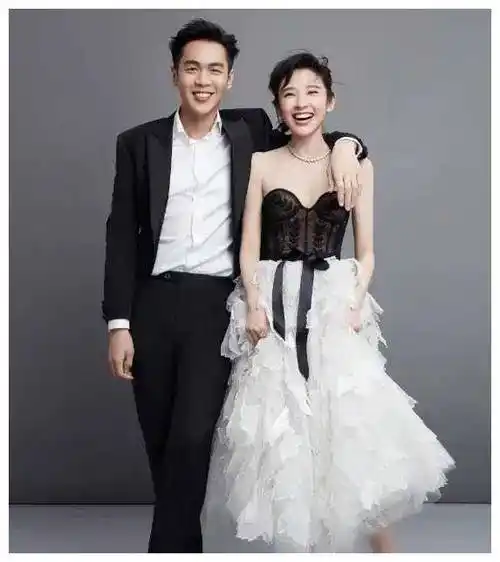 张若昀为何如此着迷?原来是人间水蜜桃,性感迷人._唐艺昕_李白_生活