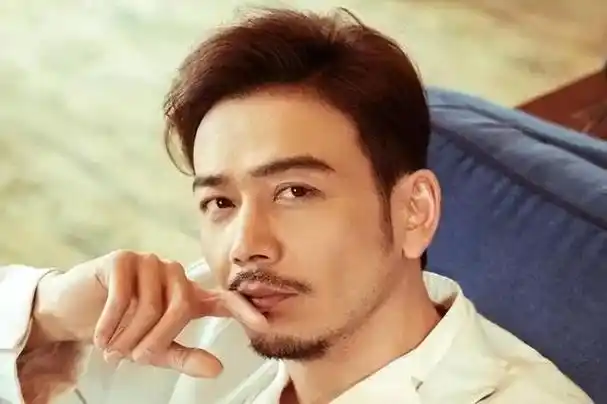 不顾央视警告顶风作案,与刘涛频频传出绯闻,杨烁凭什么如此嚣张