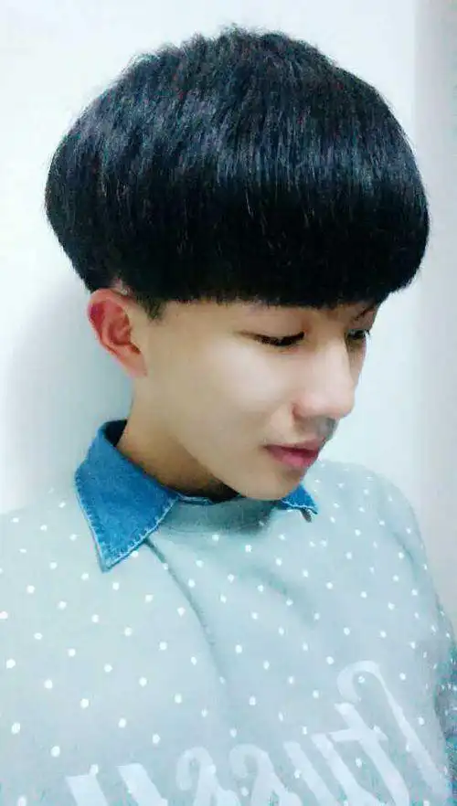 请问我适合蘑菇头吗,适合下面女生那一种还是男生那种?