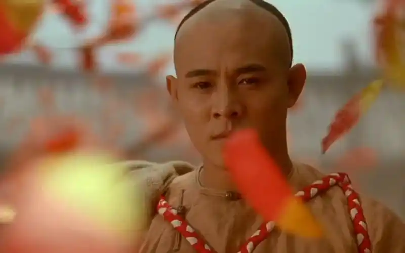 李连杰电影方世玉2是兄弟就让一条路给我走否则别怪我刀剑无情