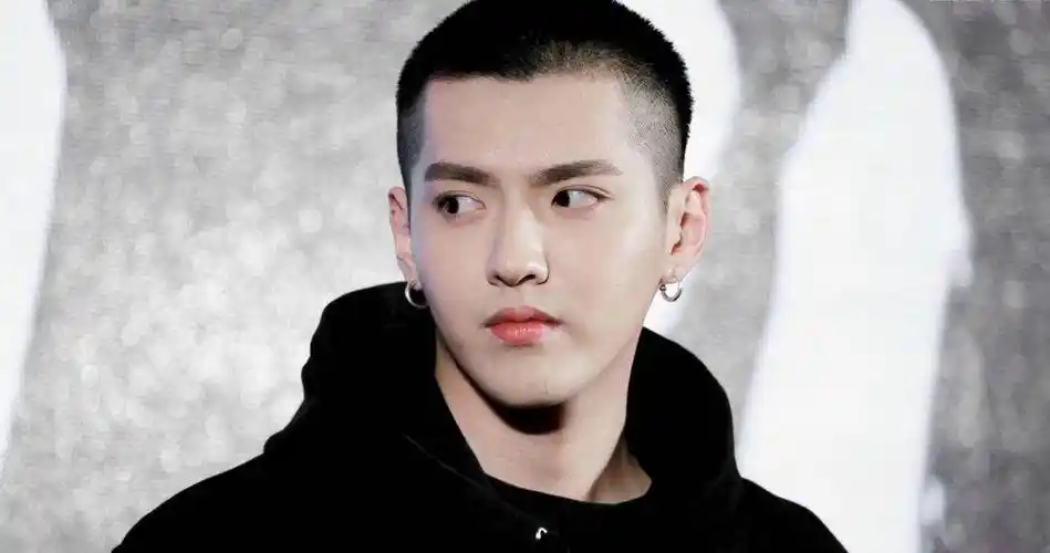 奶气鲜肉如何变阳刚硬汉?试试剪寸头,比如自己决定发型的王一博