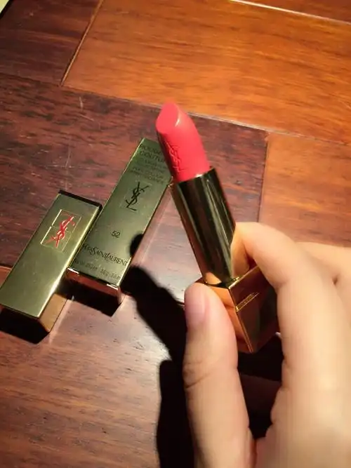 非常火的ysl52号色,就是千颂伊色.