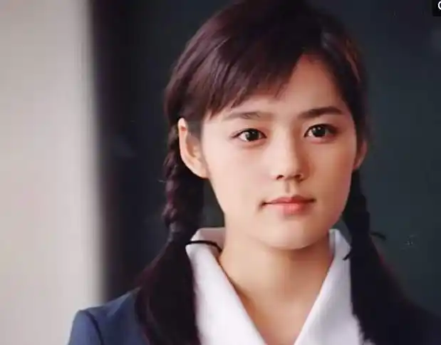 娱乐资讯  该剧是由金秀贤和韩佳人主演的的一部爱情片,而且之前2005