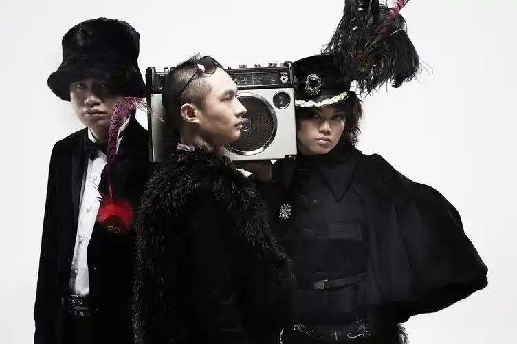 时隔10年主唱回归 与非门乐队7月18日广州开唱