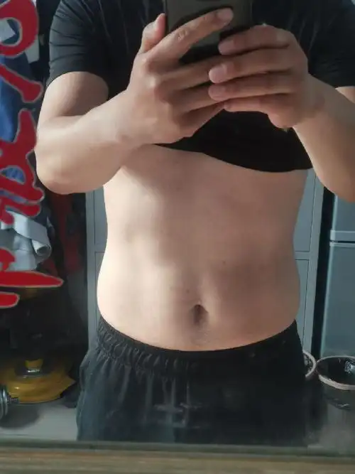 夏天来了,腹肌还不清晰.再奋斗一年,明年夏天,来看腹肌!