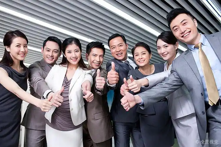 商务团队竖起大拇指_高清图片_全景视觉