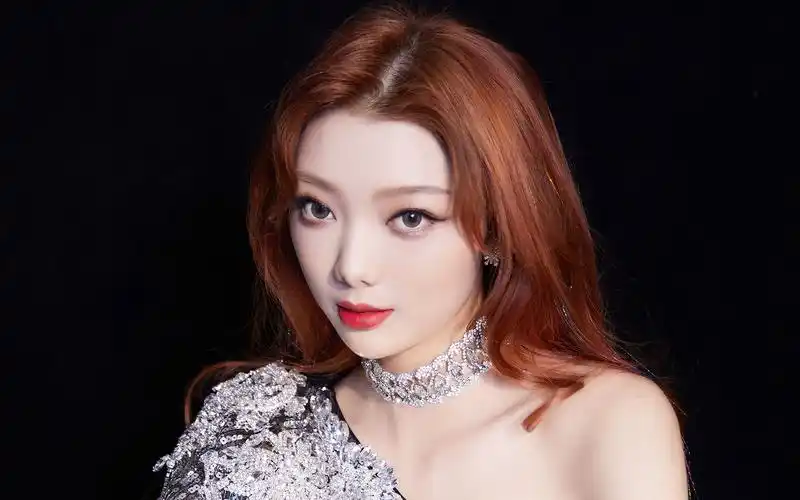 火箭少女101金属感高清桌面壁纸