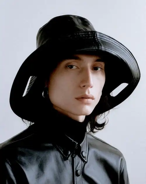 troye sivan 的另一个男人,越美混血亚裔男模特!_摄影