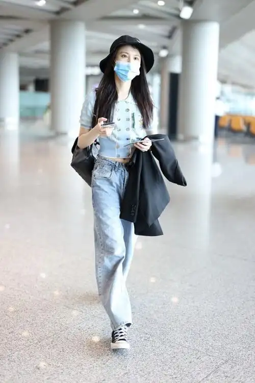 谋女郎张慧雯好清纯日常私服清新似学生清爽有活力