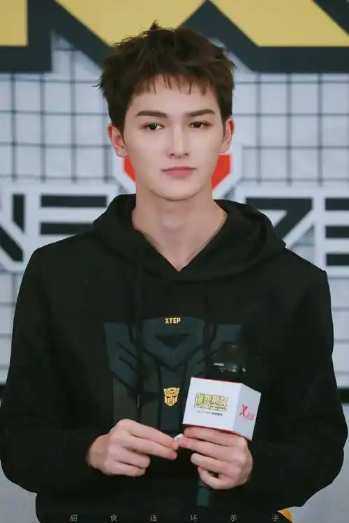 寸头廷廷必须拥有姓名@theo-朱正廷