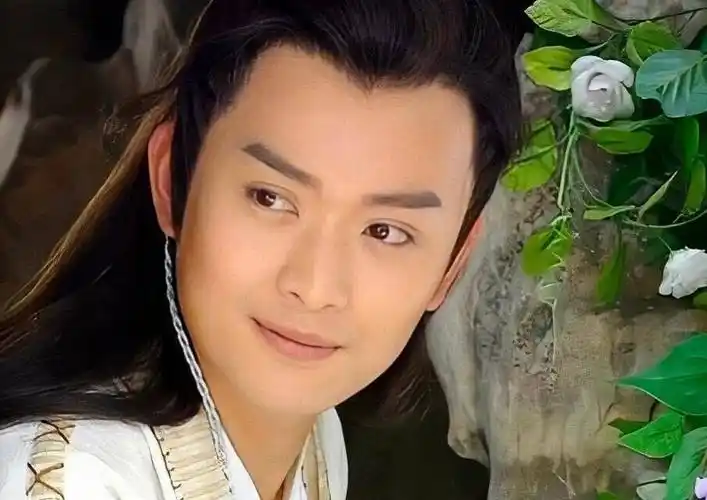 黄海冰与36岁妻子秀恩爱,郎才女貌很般配,妻子高颜值引热议