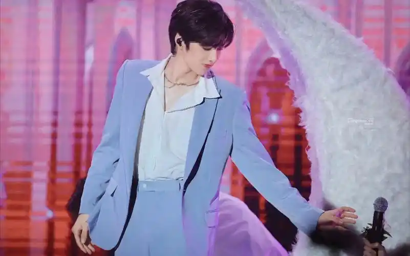 【刘耀文】盘点刘耀文的西装合集,是我们的男模小刘吖!