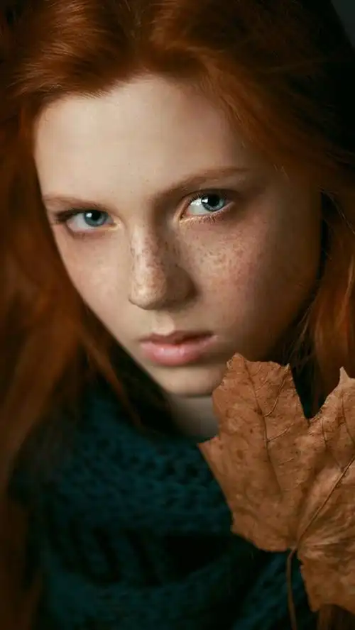 iphone 壁纸 雀斑的女孩,枫叶