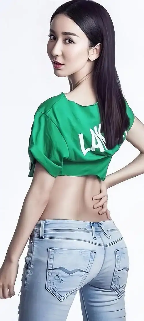 娄艺潇好肥美啊,看爱情公寓的时候居然忽视了