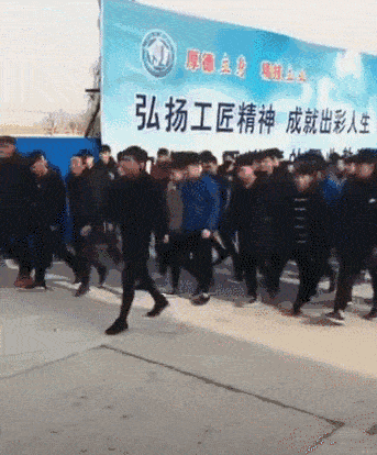 正经有排面的社会老妹 另一方面,有排面就相当于上流社会的英伦绅士