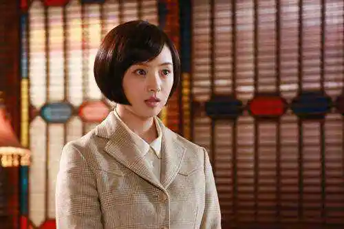 何璐 (杨舒 饰)n杨舒,中国内地女演员,出生于江苏镇江,作业单位南京