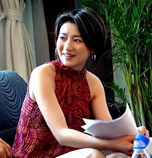 "央视名嘴"王小丫:主持开心辞典13年,为何在巅峰期选择隐退