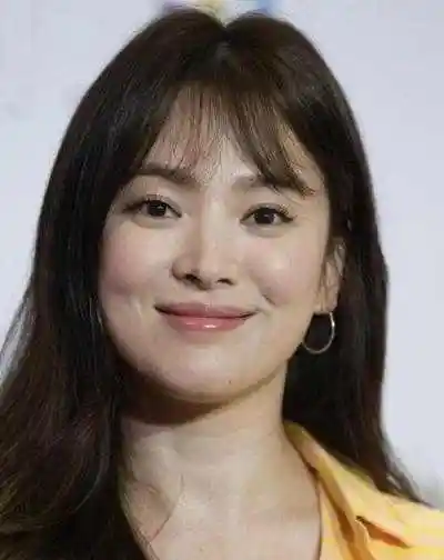 38岁宋慧乔新发型太好看了(宋慧乔朴信惠都换了新发型)