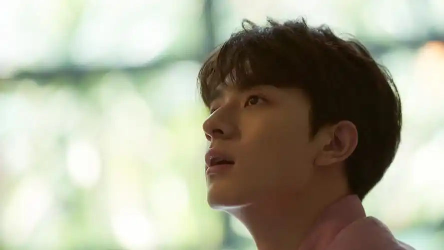 暖萌大男孩林一