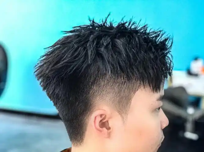 男生短发摩根烫增加头发发量解决头发服贴纹理自然 线