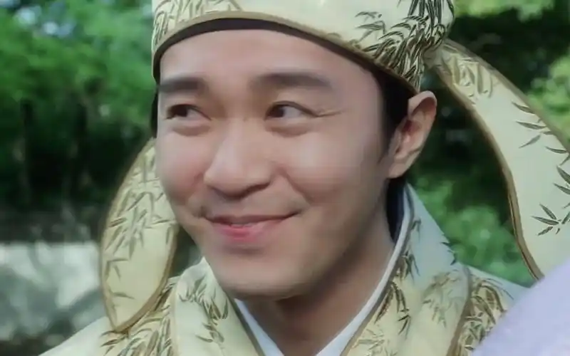 回眸一笑"百媚生"?张伟扮白娘子看傻小青,如花才是最经典