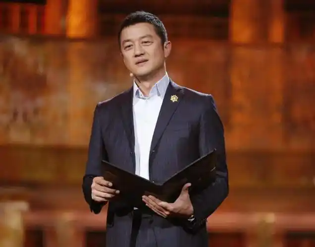 李亚鹏女友家境曝光女人找大叔也可以是因为爱情