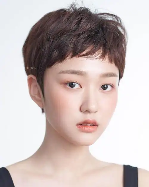 35岁女人短发减龄发型大全