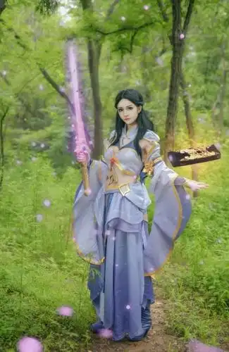 王者荣耀: 紫霞仙子cosplay这样的露娜你见过吗?